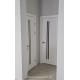 Установка міжкімнатних дверей Делла Новий Стиль колір білий матовий з чорним склом