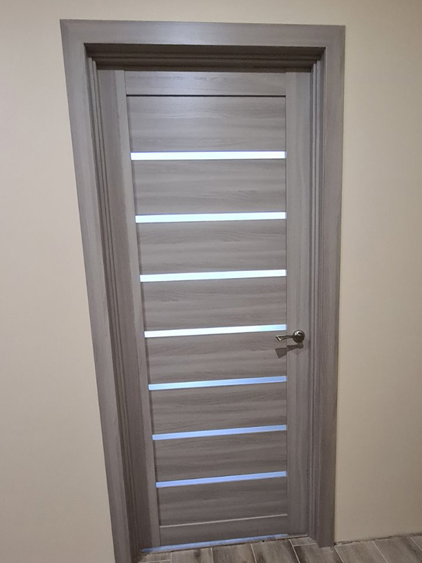 Дверь с классическим наличником, запил под 45 градусов