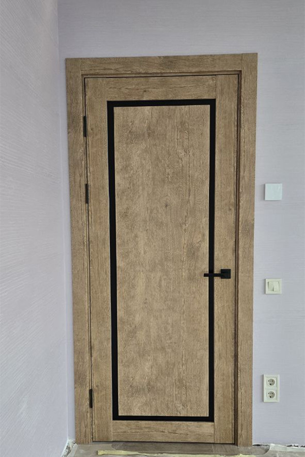 Аккуратные дверные наличники (фото телескопической системы без гвоздей)